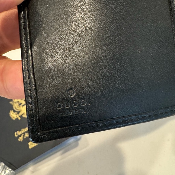 Authentic Gucci agenda passport wallet - Picture 6 of 12